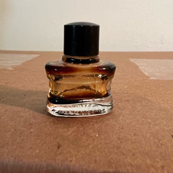 Empty Vintage Robert Piguet Micro Mini Bottle - 1/16th fl oz - Picture 2 of 5